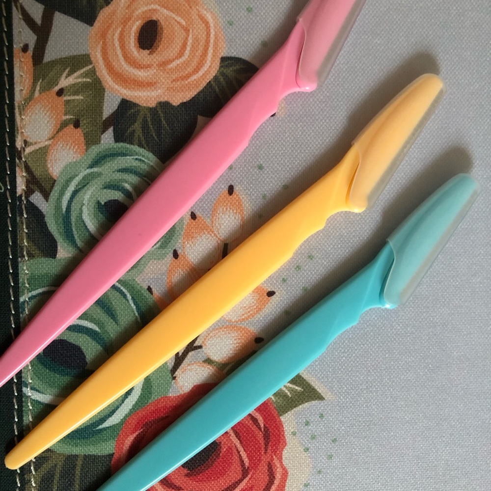 Pack of 3 Women's Colorful Facial Razors - Pink, Yellow, Teal